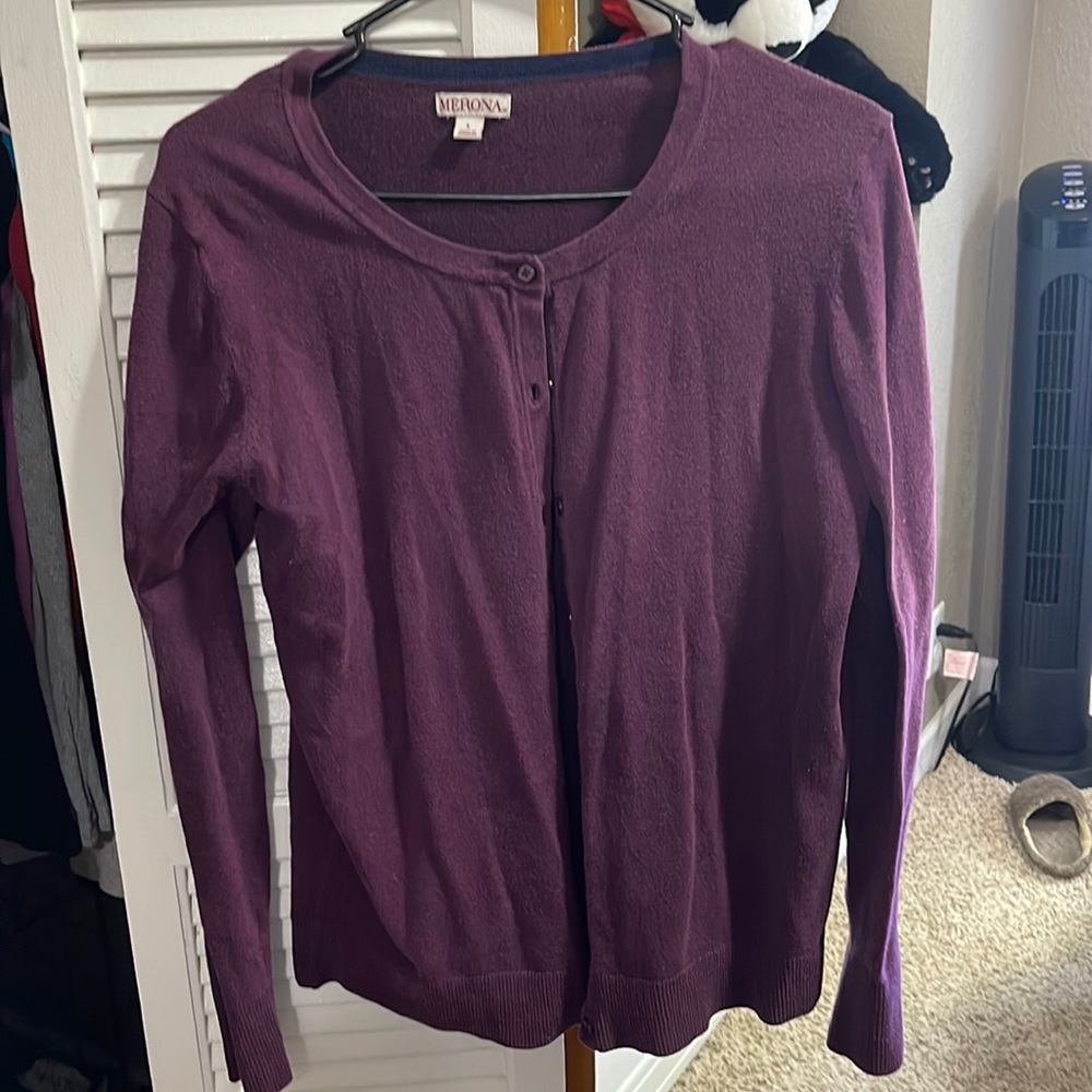Purple button sweater. Never worn. Mero a brand size large.